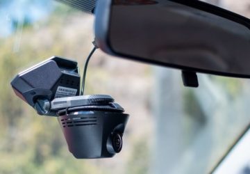 Truck Dash Cam Shows Distracted Driving